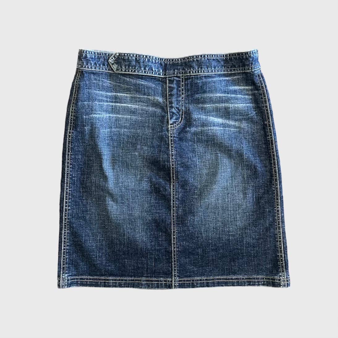 VINTAGE Y2K GUESS LOW RISE DENIM SKIRT - SIZE SMALL